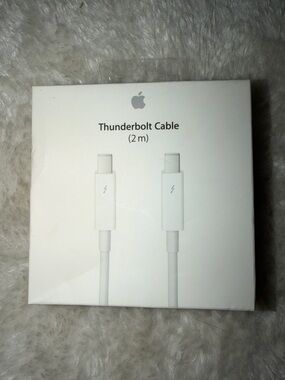 Apple Thunderbolt Cable - White